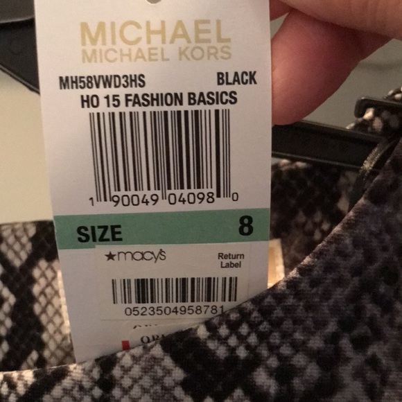 NWT MICHAEL KORS POLYESTER A-LINE LONG SLEEVE DRESS. GREAT PRINT!BACK ZIPPER. S8 - Picture 9 of 9